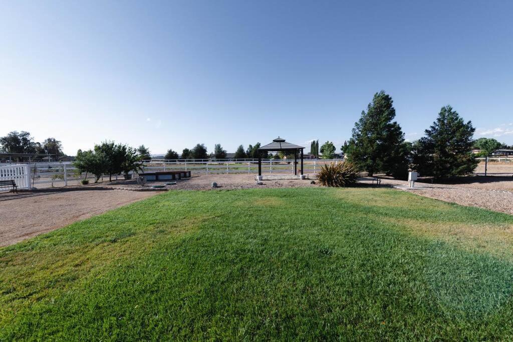 Our Farmhouse, Our Place: Cozy And Cute Homestead! Paso Robles Luaran gambar